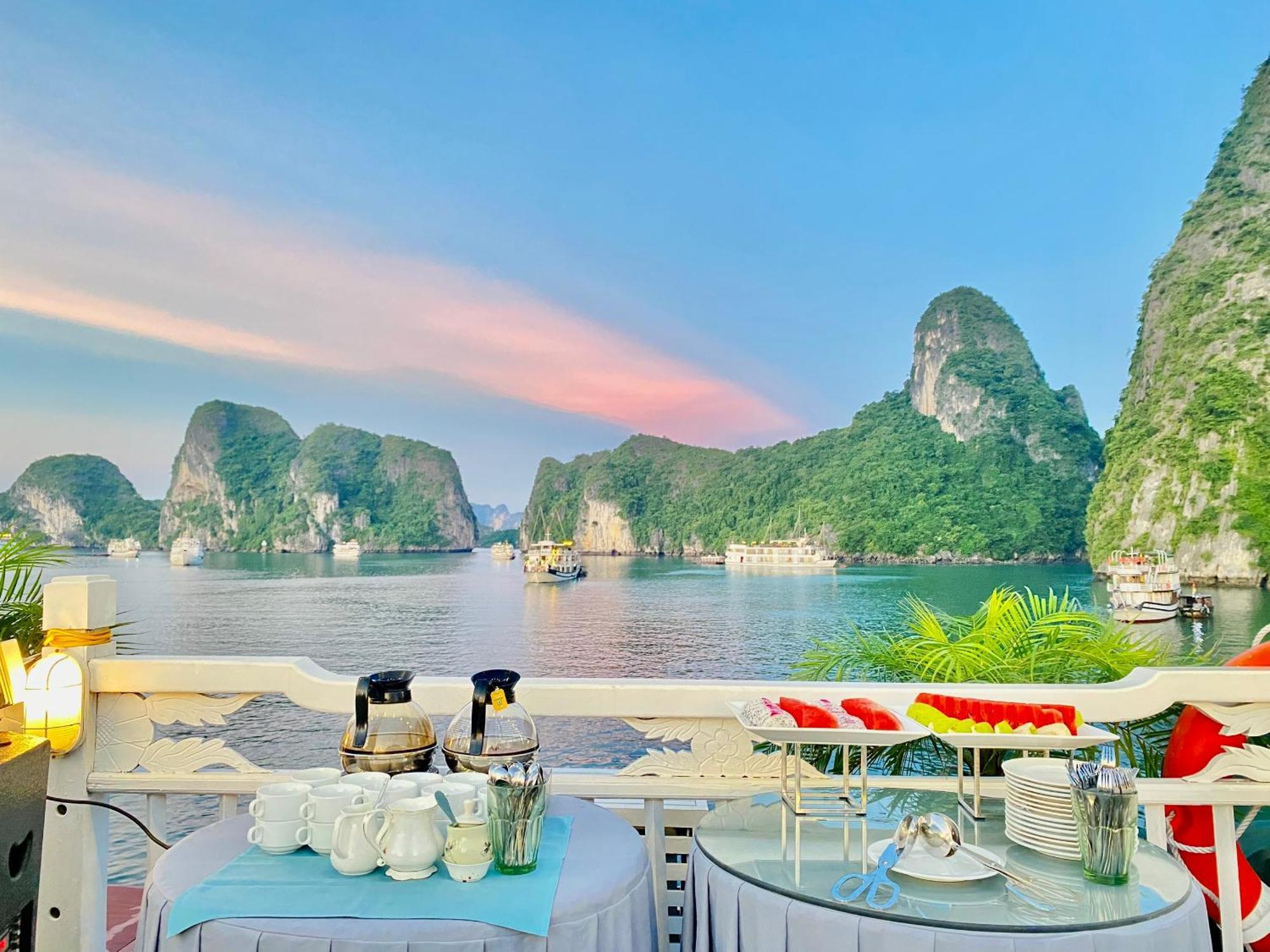 Hera Grand Luxury Cruise Ha Long Exterior foto