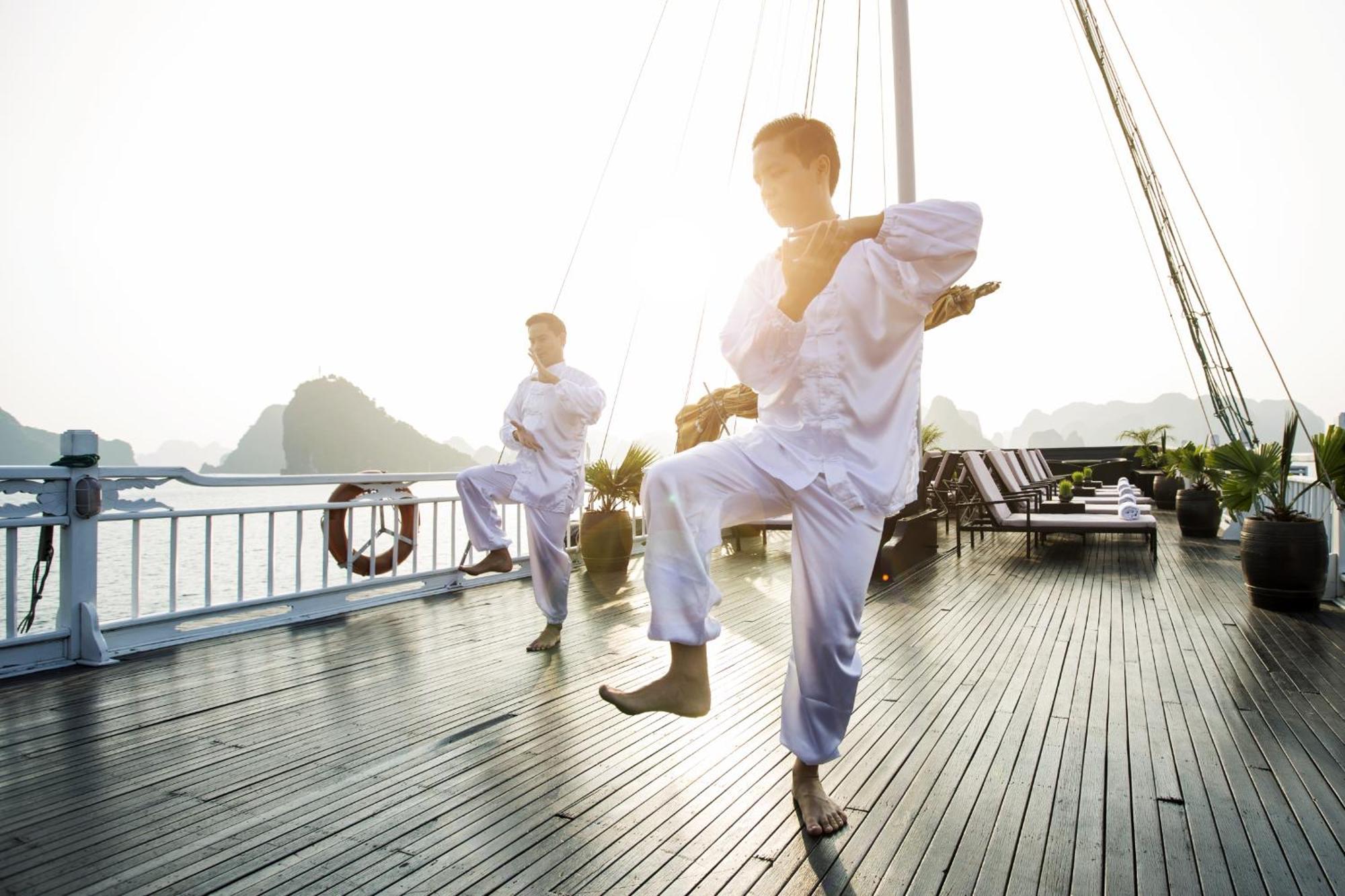Hera Grand Luxury Cruise Ha Long Exterior foto