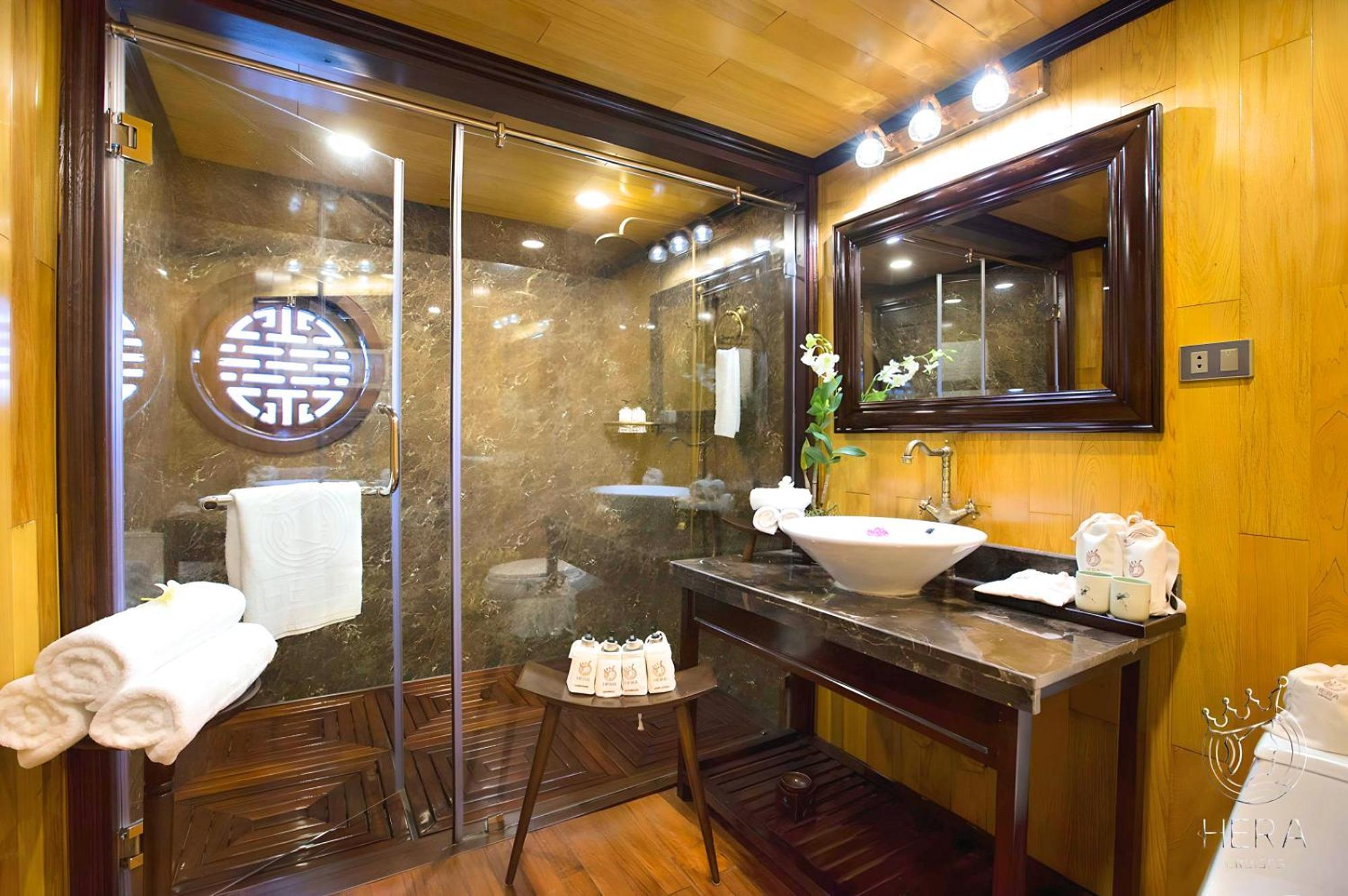 Hera Grand Luxury Cruise Ha Long Exterior foto